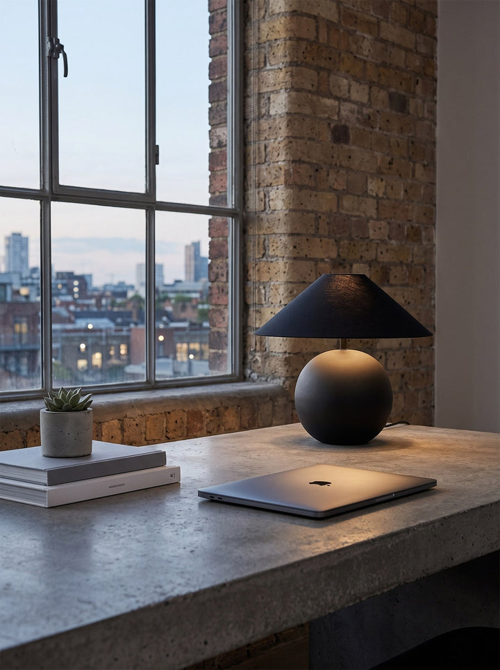Obsidian Sphere Bordslampa