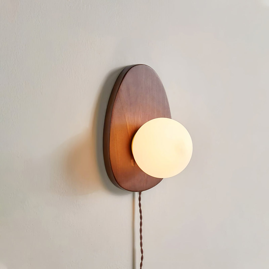 Orba Valnöt Plug-in Vägglampa