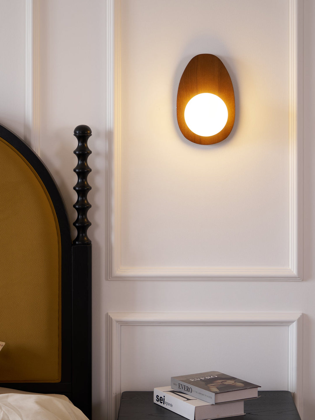 Orba Valnöt Plug-in Vägglampa