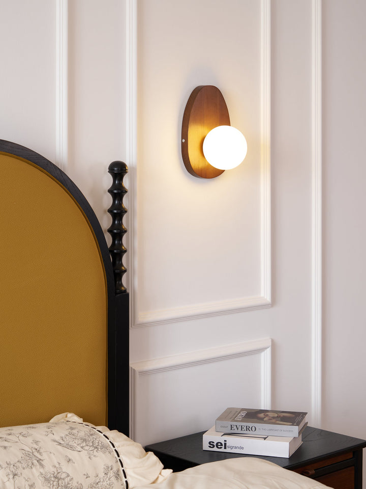 Orba Valnöt Plug-in Vägglampa