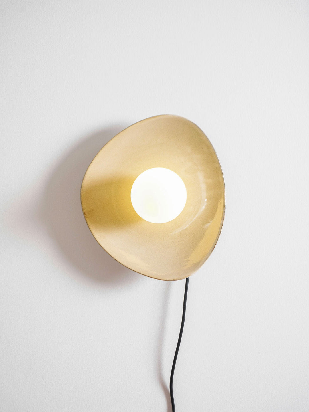 Pebble Disc Plug-in Vägglampa