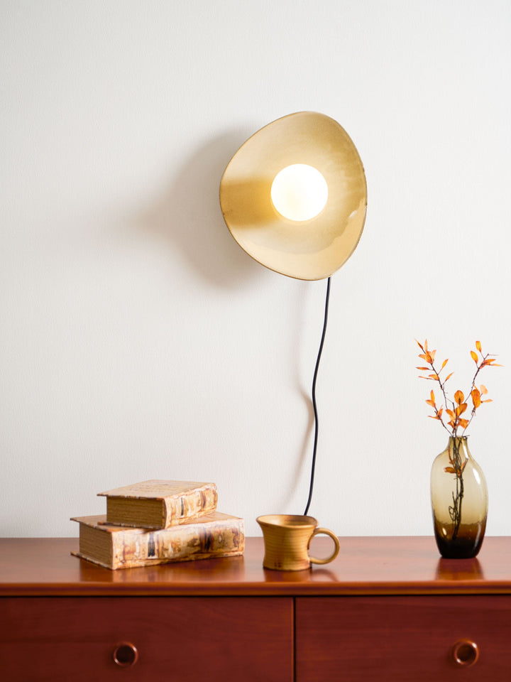 Pebble Disc Plug-in Vägglampa