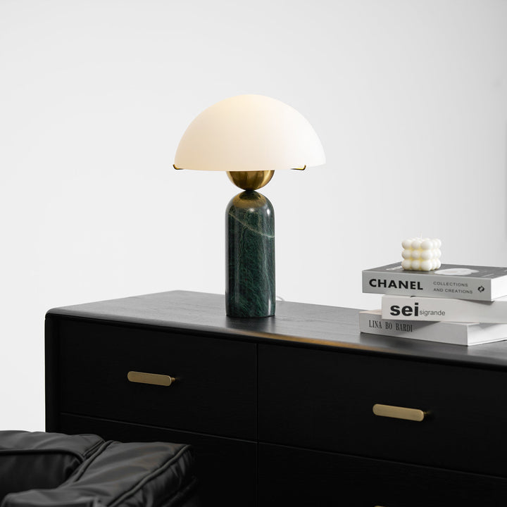 Peono Alabaster Bordslampa