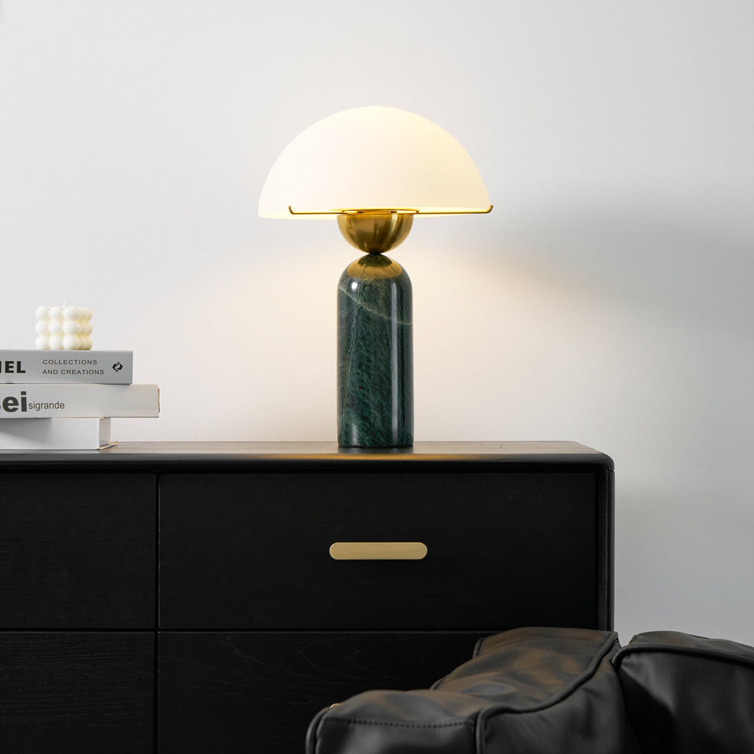 Peono Alabaster Bordslampa