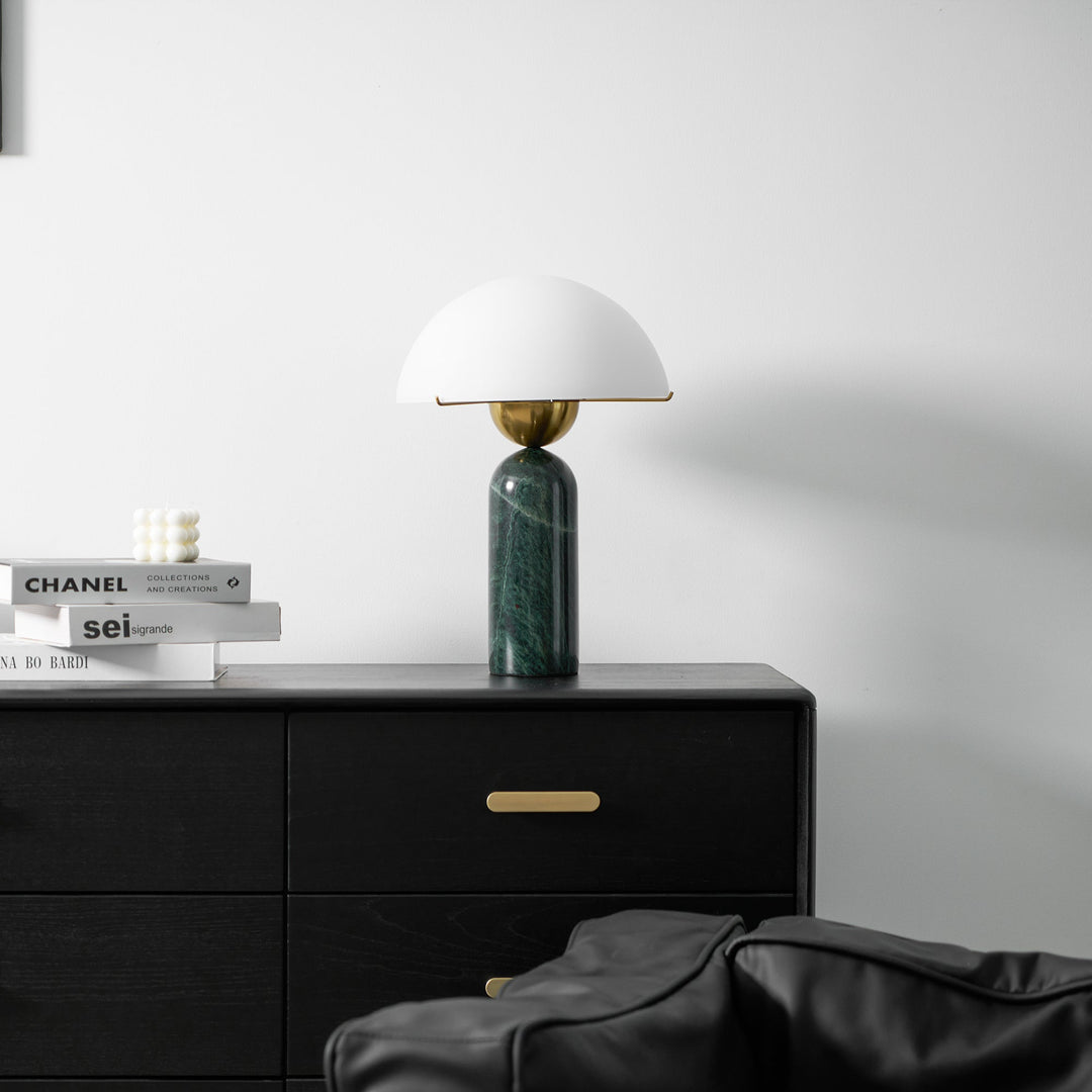 Peono Alabaster Bordslampa