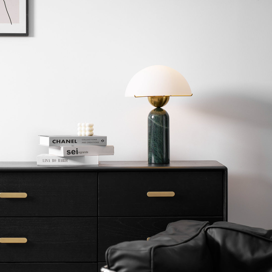 Peono Alabaster Bordslampa
