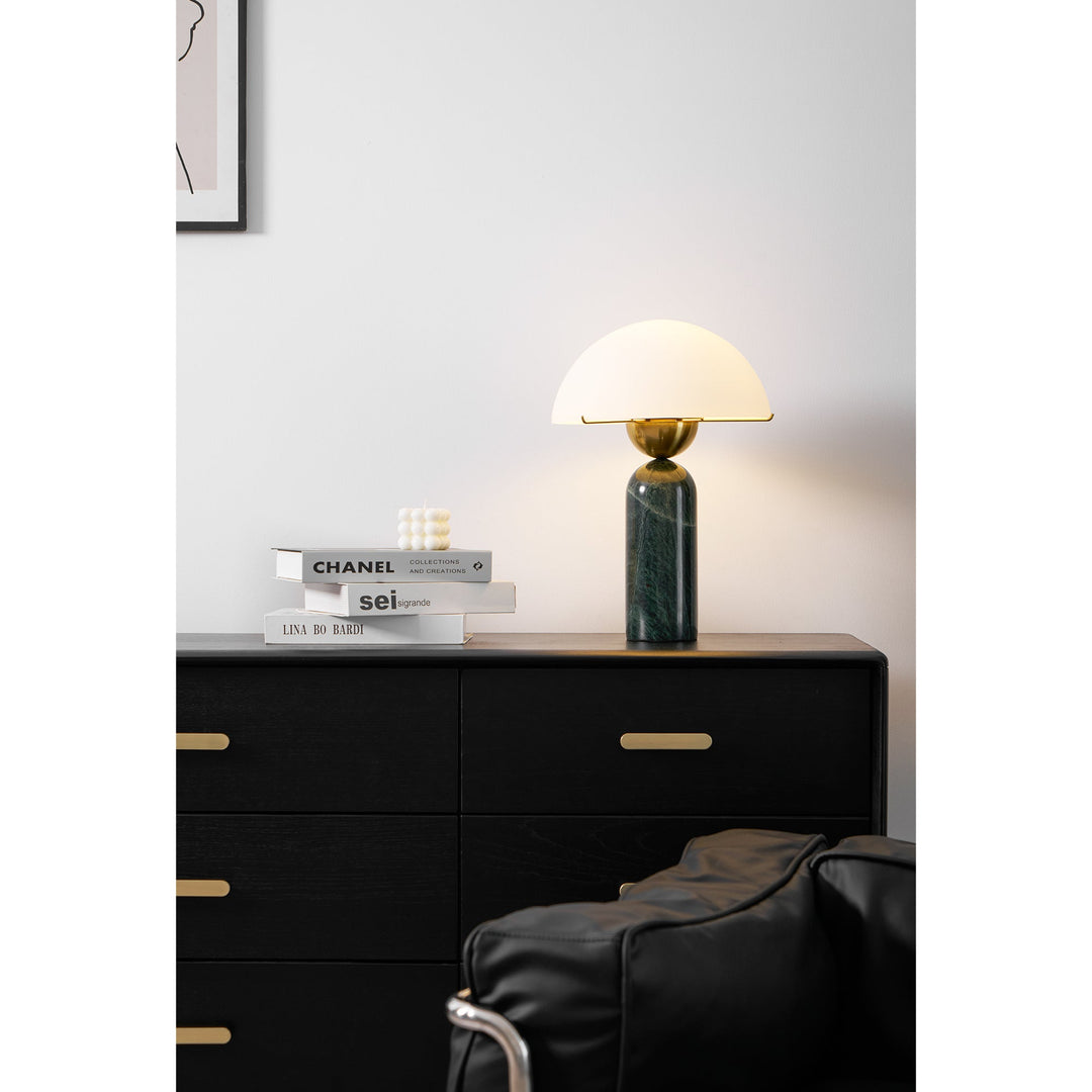 Peono Alabaster Bordslampa