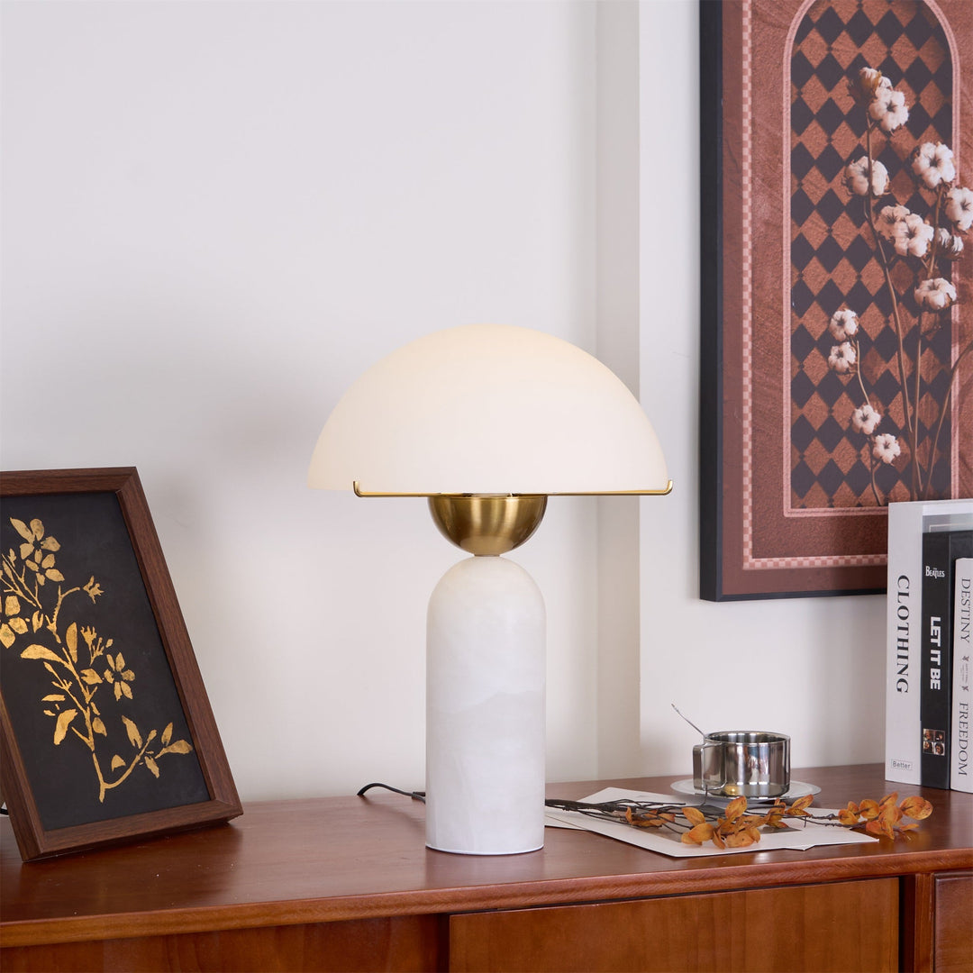 Peono Alabaster Bordslampa