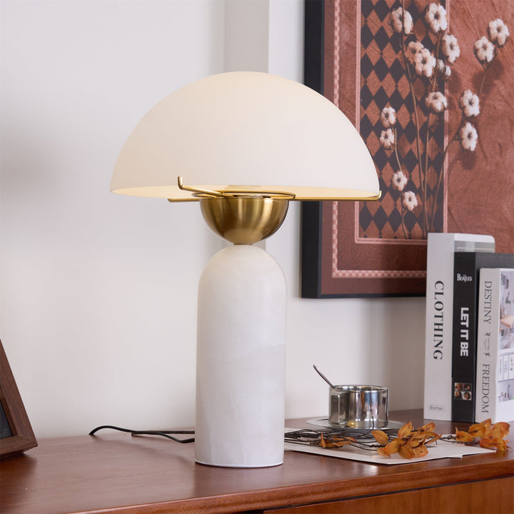 Peono Alabaster Bordslampa