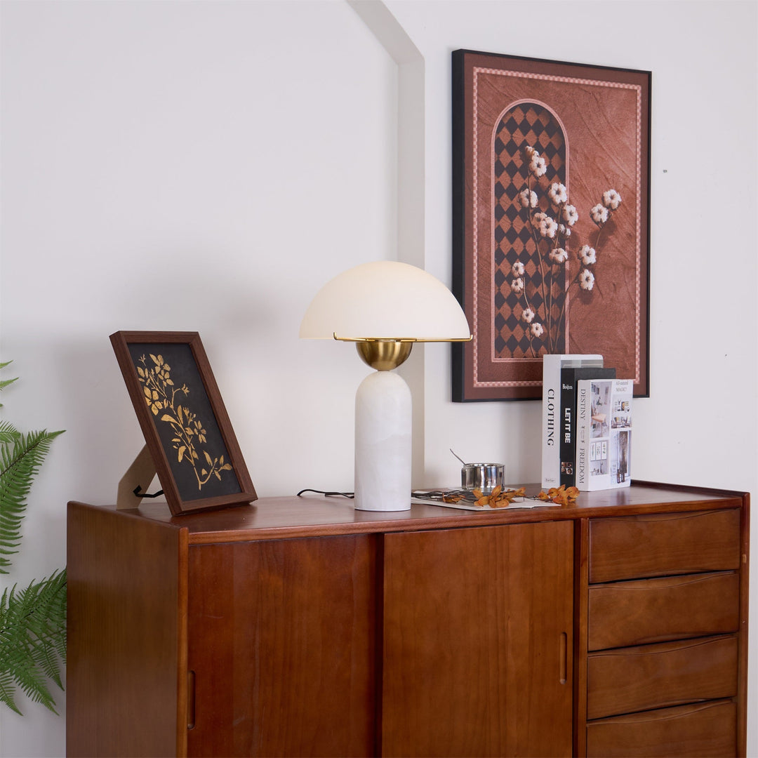 Peono Alabaster Bordslampa