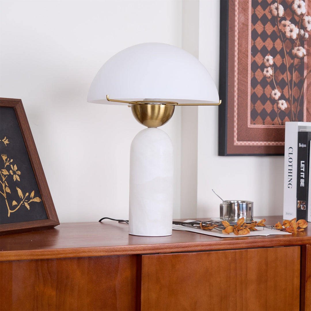 Peono Alabaster Bordslampa