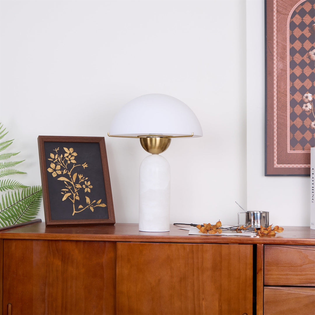 Peono Alabaster Bordslampa