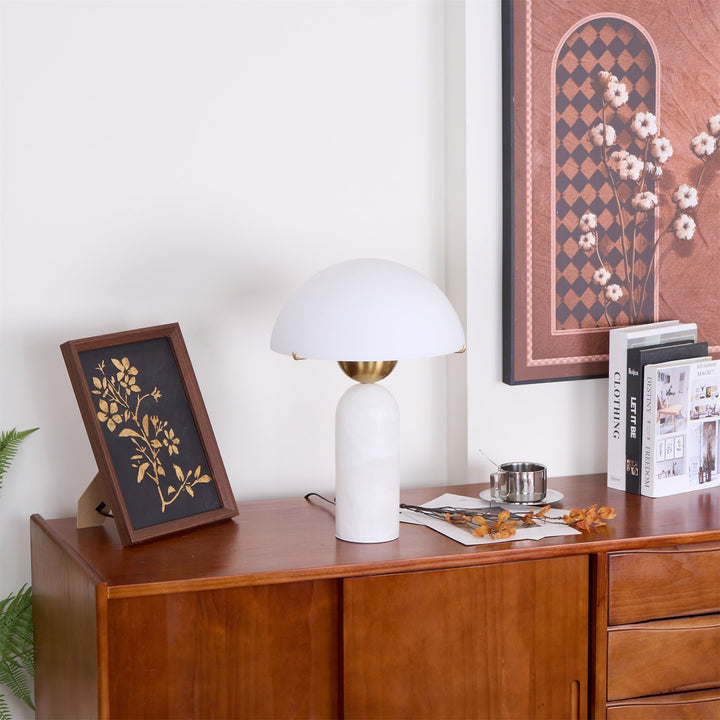 Peono Alabaster Bordslampa