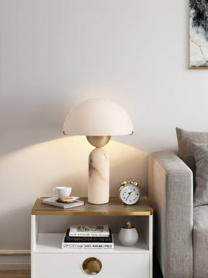 Peono Alabaster Bordslampa