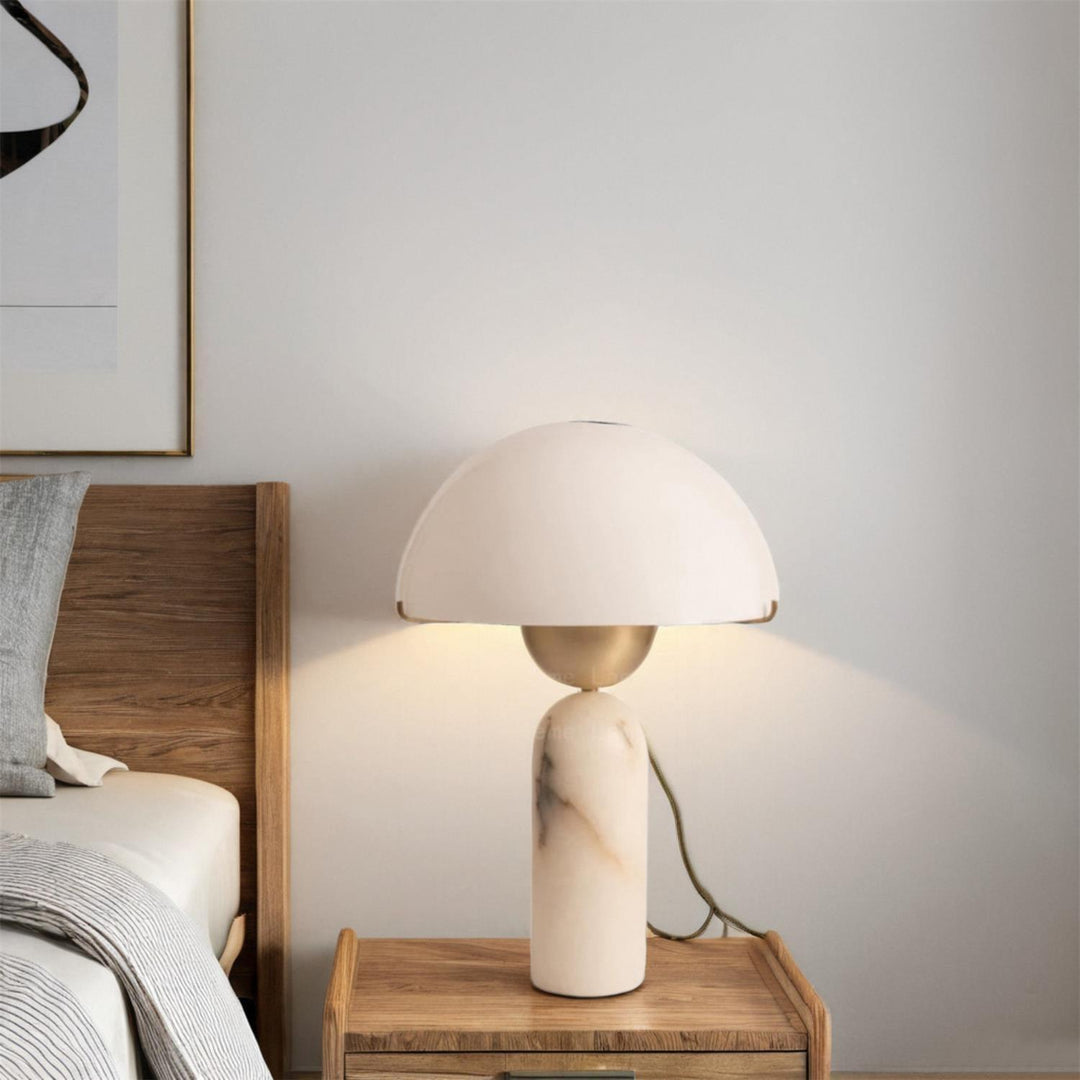 Peono Alabaster Bordslampa