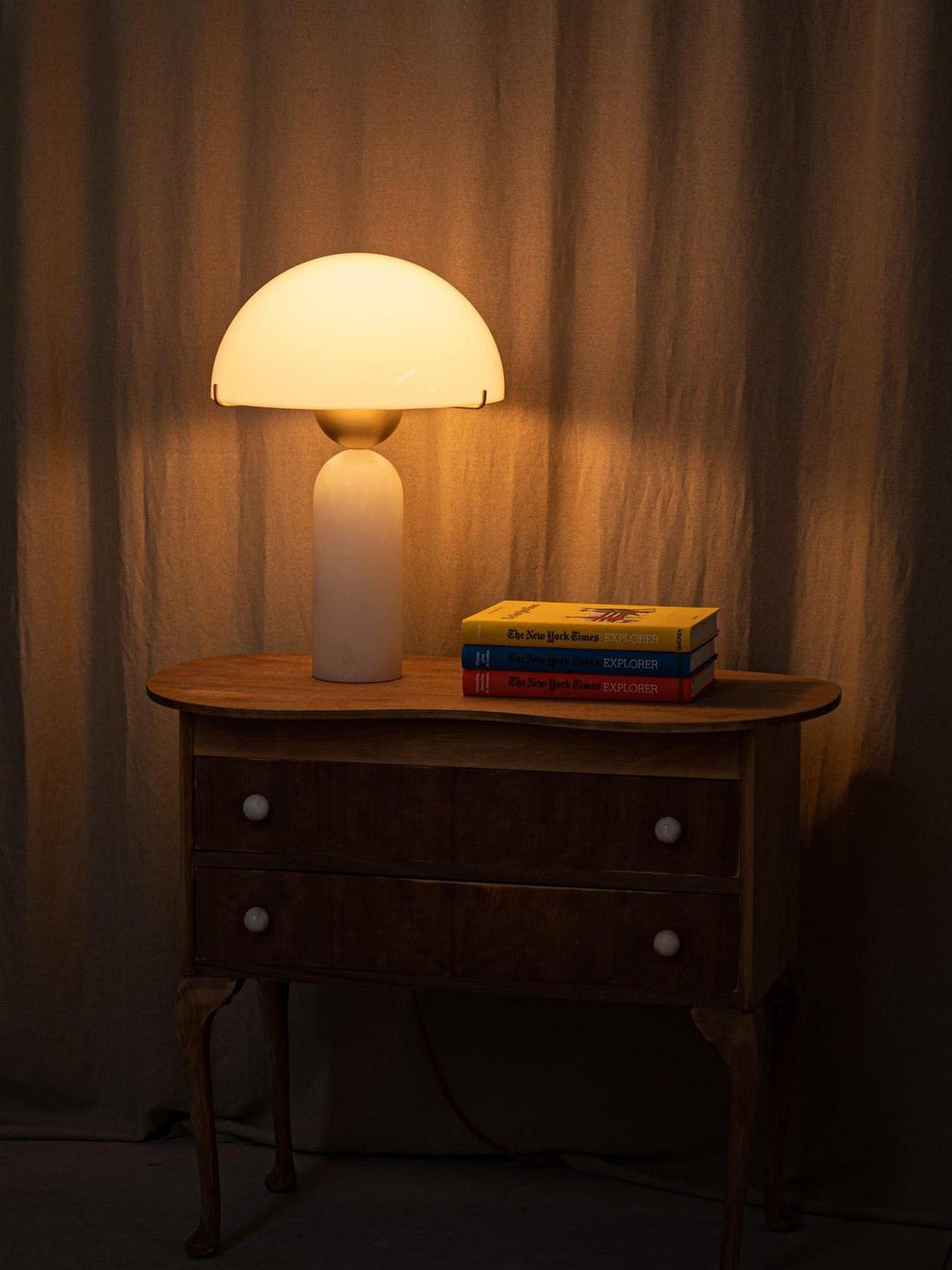 Peono Alabaster Bordslampa