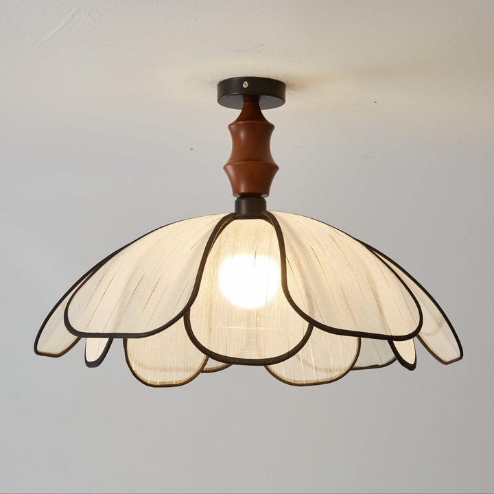 Petaline Whisper Taklampa