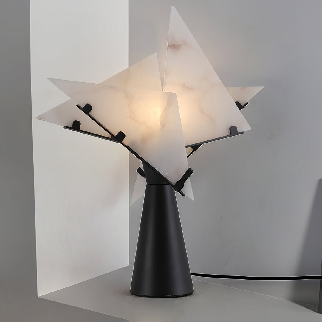 Alabaster Petal Bordslampa