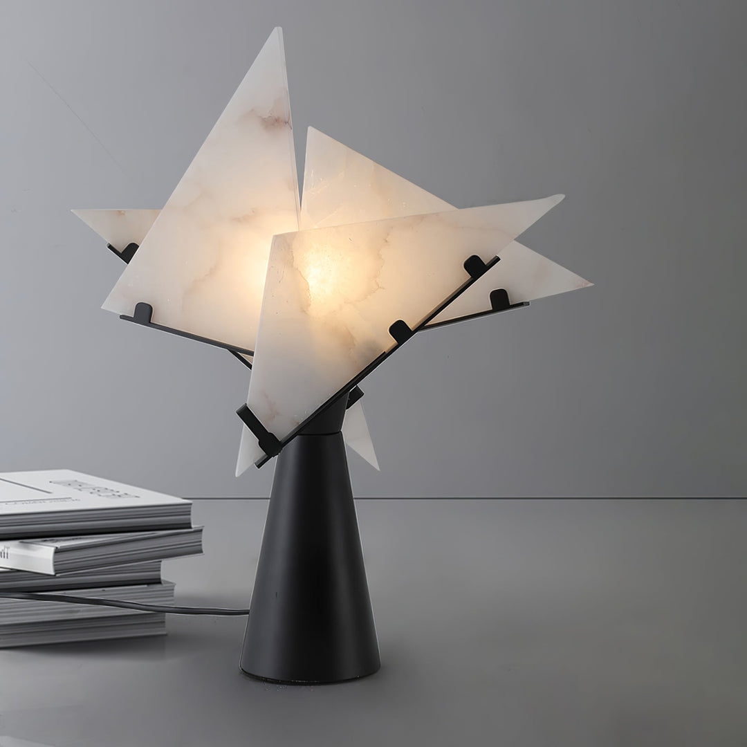 Alabaster Petal Bordslampa