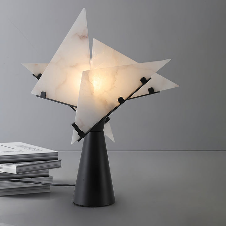 Alabaster Petal Bordslampa