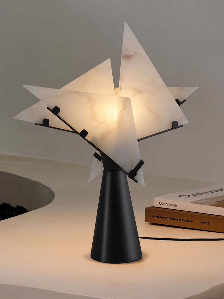 Alabaster Petal Bordslampa