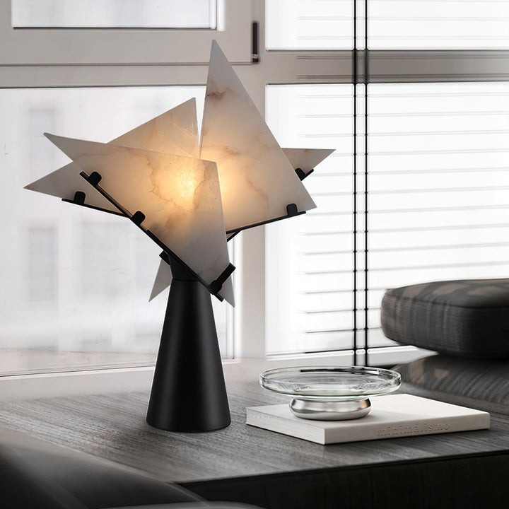 Alabaster Petal Bordslampa