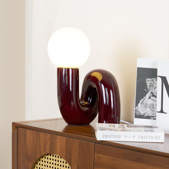 Lekfull N-formad Bordslampa