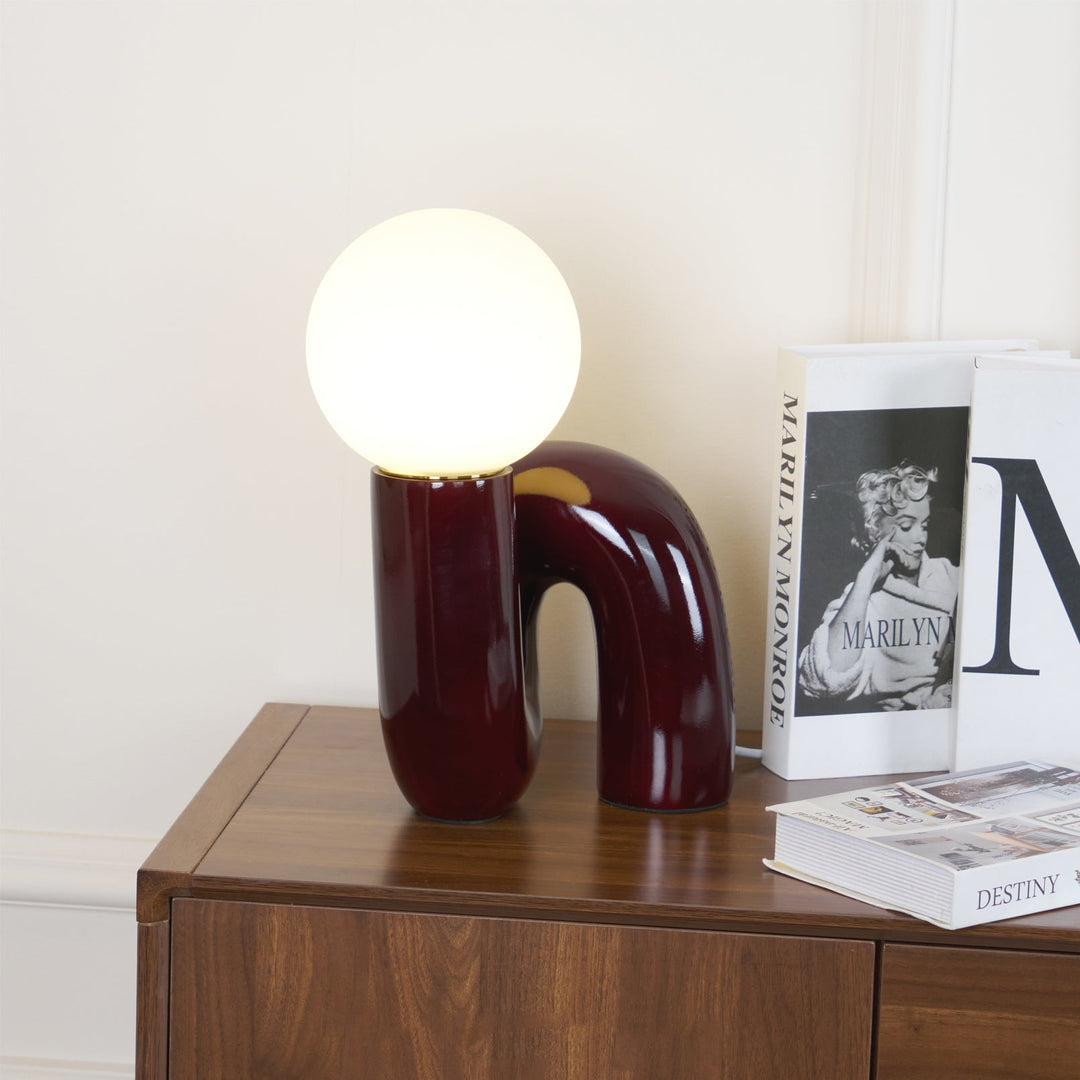 Lekfull N-formad Bordslampa
