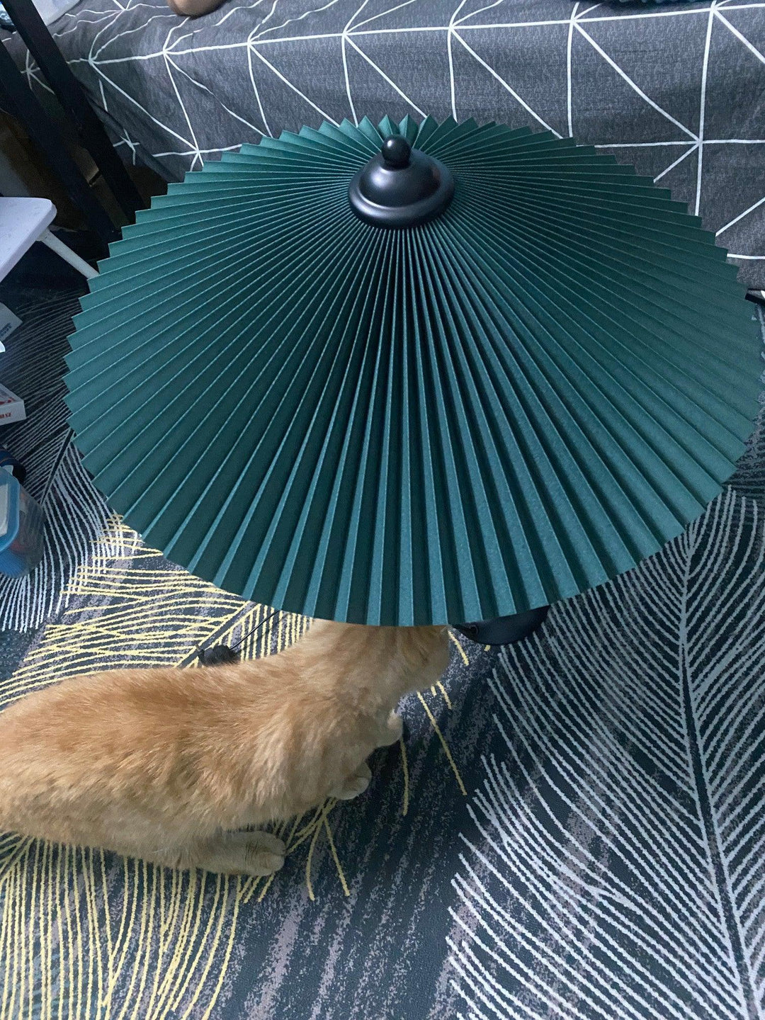 Fållad Lampa med Skärm