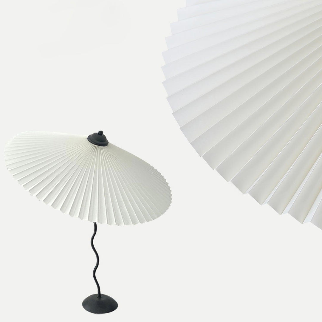 Fållad Lampa med Skärm