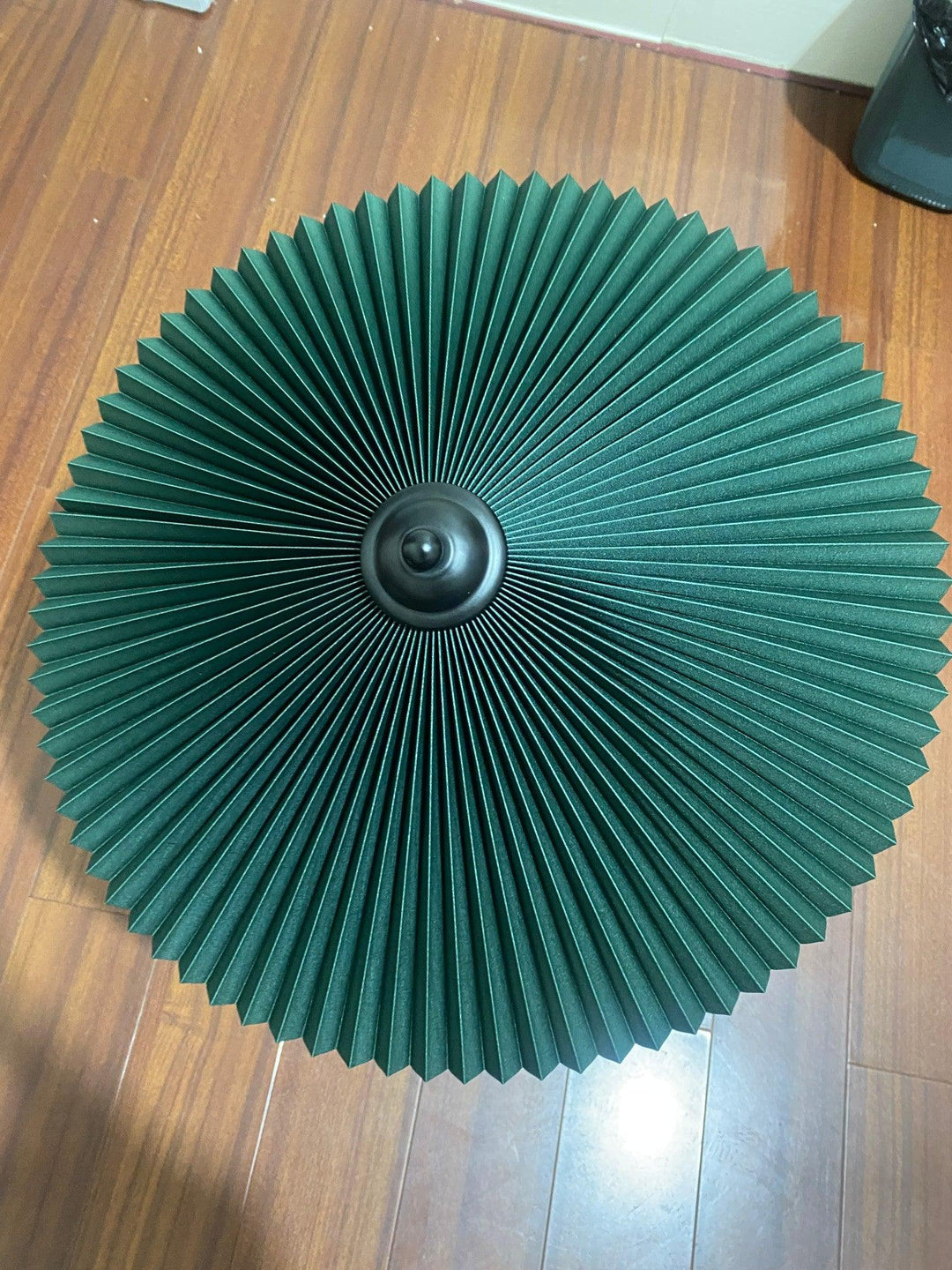 Fållad Lampa med Skärm
