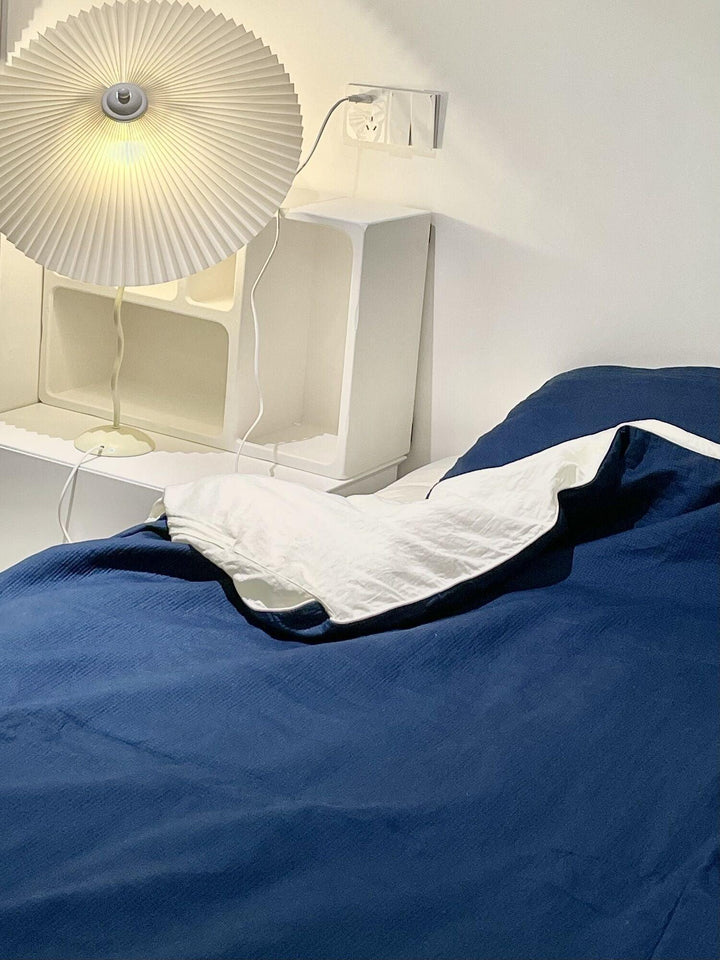Fållad Lampa med Skärm