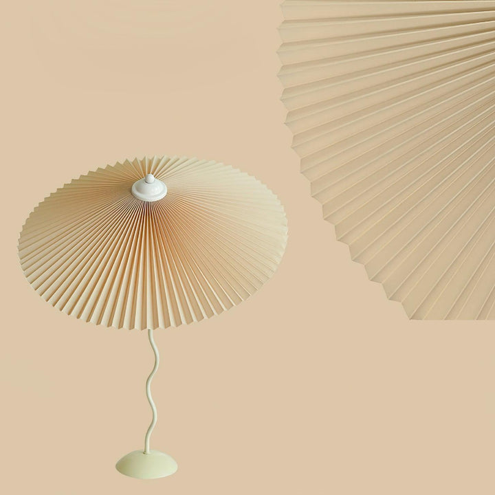 Fållad Lampa med Skärm