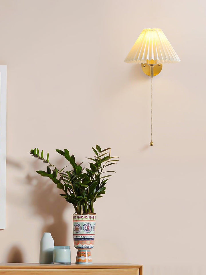 Fållad Vägglampa