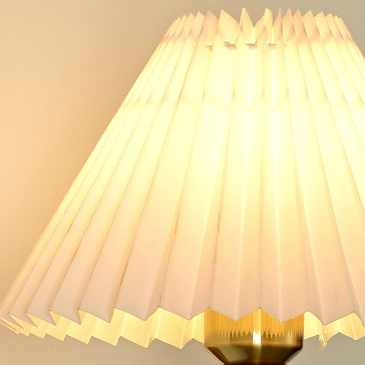 Plisserad Valnöt Vägglampa