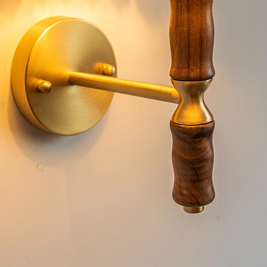 Plisserad Valnöt Vägglampa