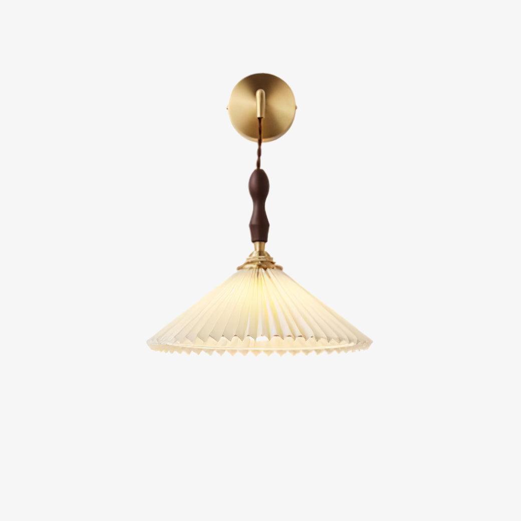 Fållad Trävägglampa