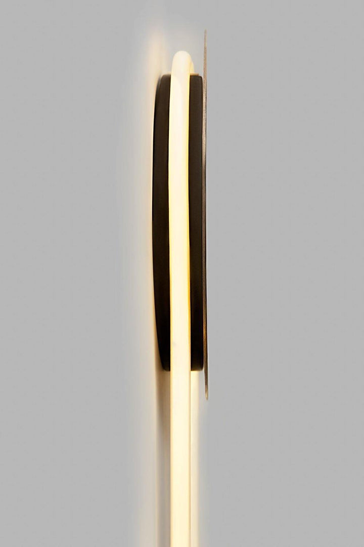 RA Vägglampa