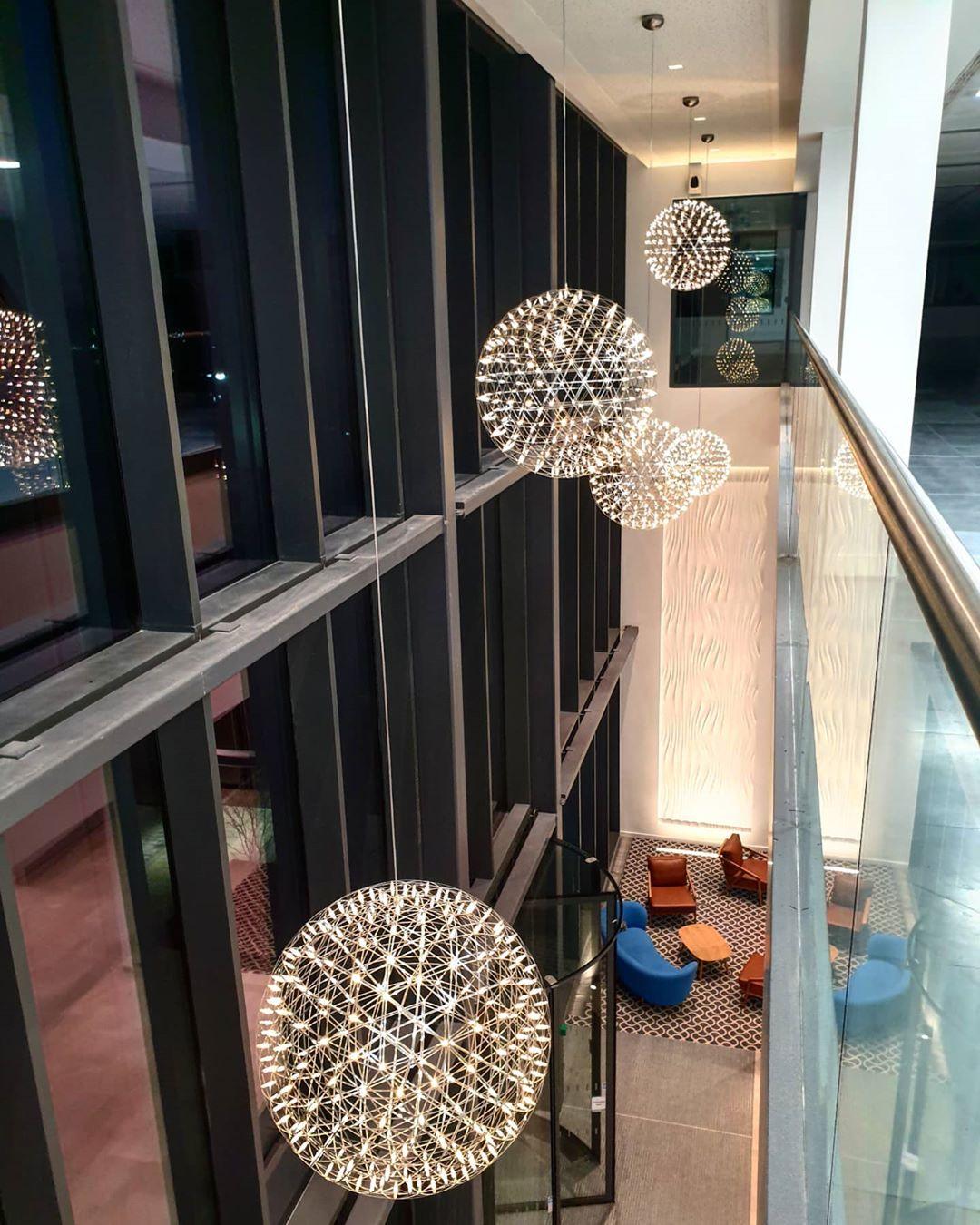 Silver Spark Ball Pendellampa