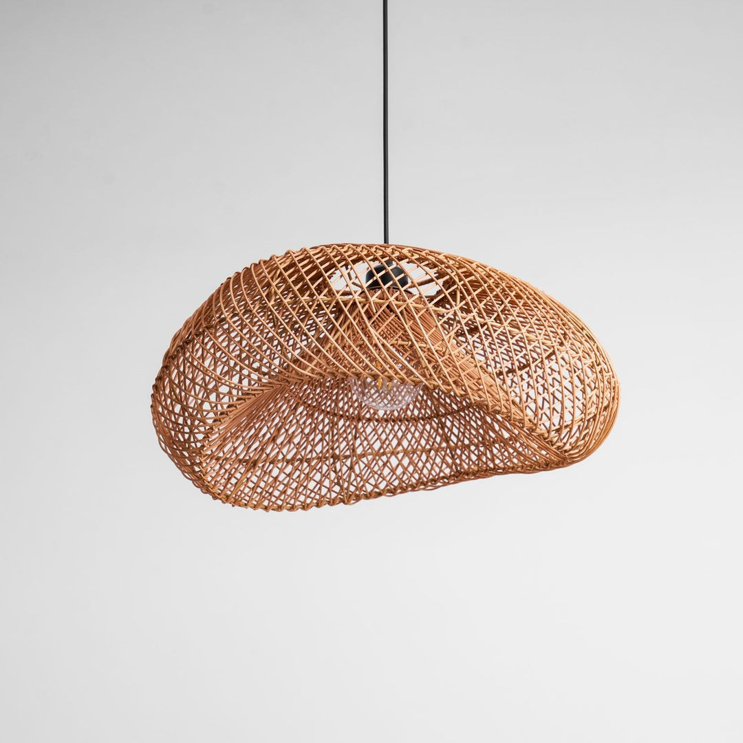Rattan Wave Pendellampa