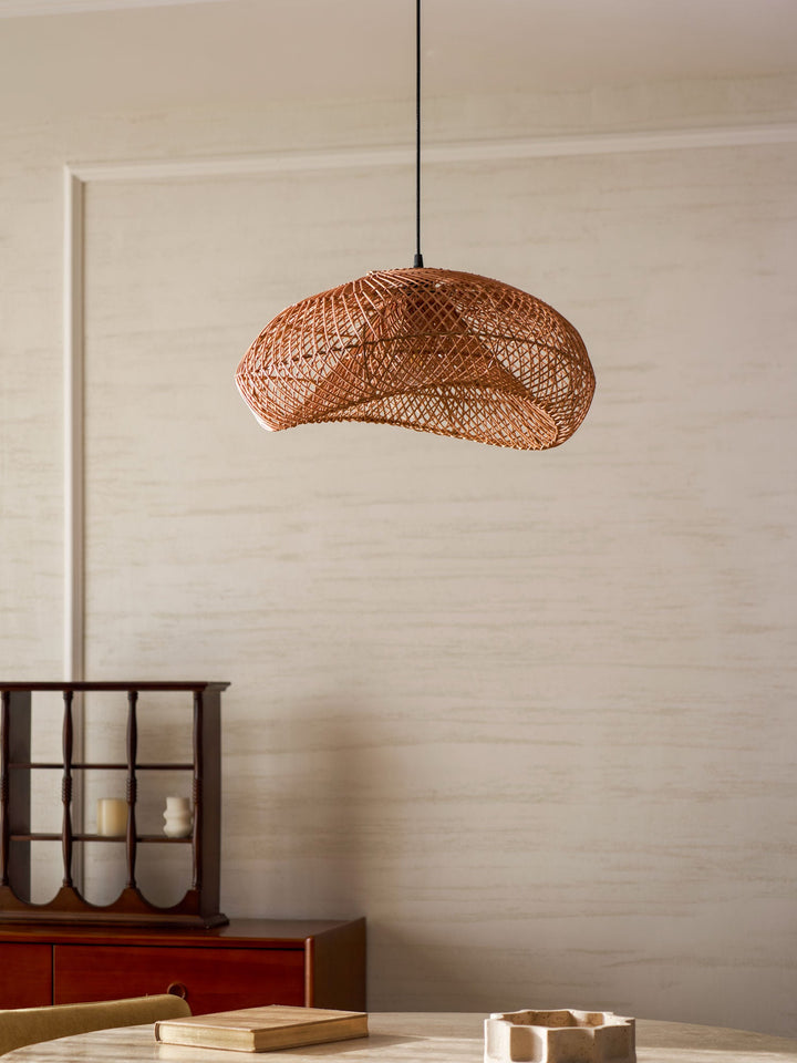 Rattan Wave Pendellampa