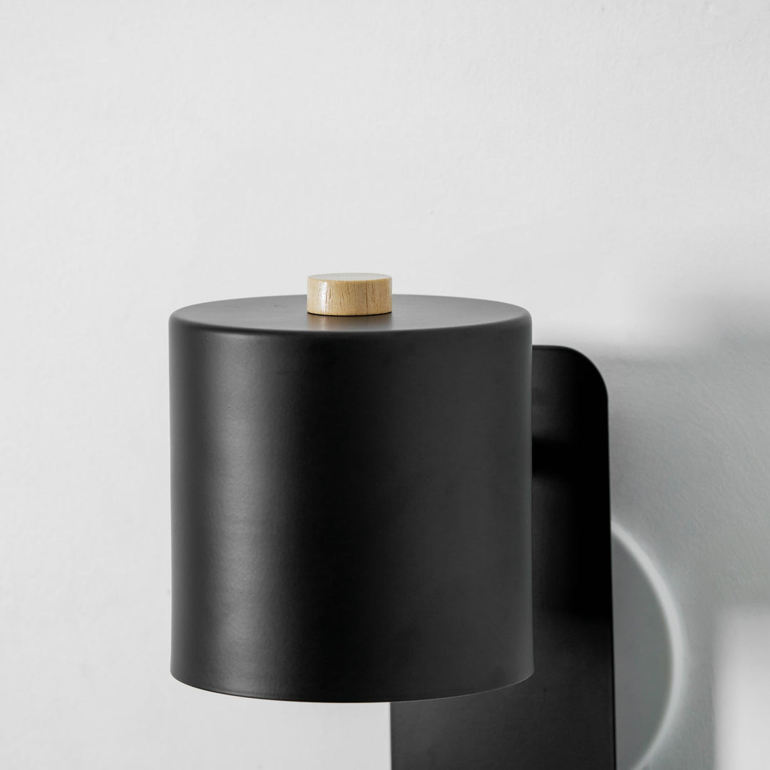 Rotbar Cylinder Vägglampa med Stickkontakt
