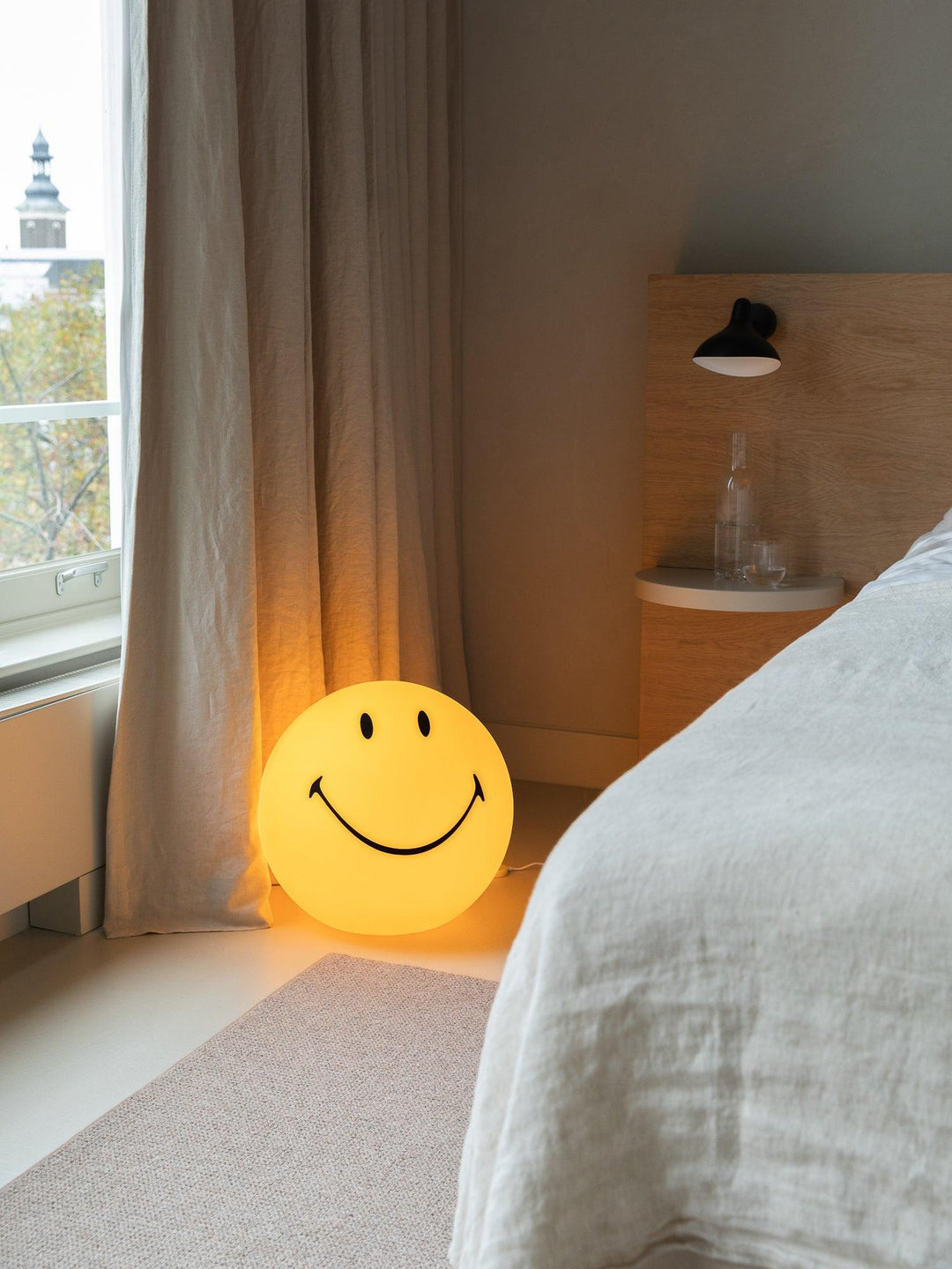 Leende Uppladdningsbar Bordslampa
