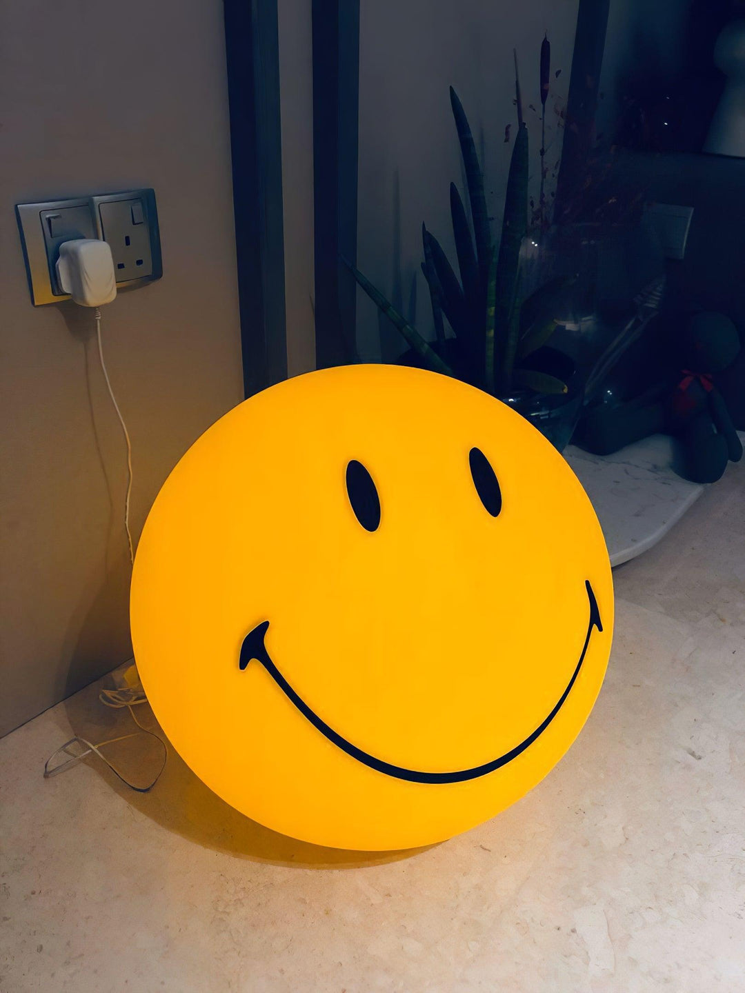 Leende Uppladdningsbar Bordslampa