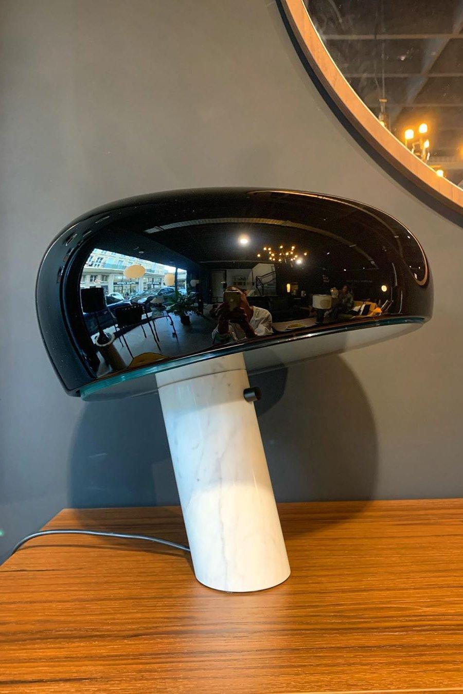 Nucleus Marmor Bordslampa