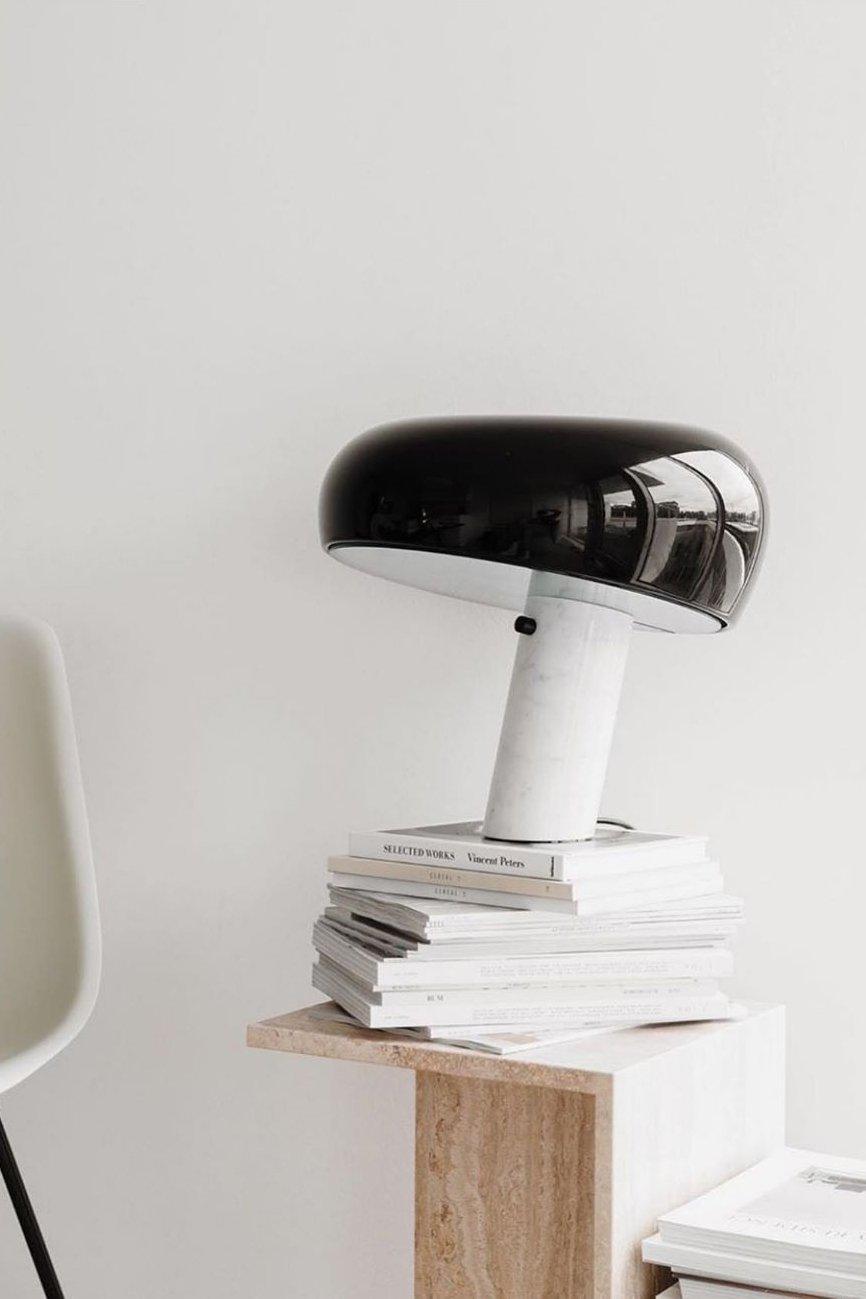 Nucleus Marmor Bordslampa