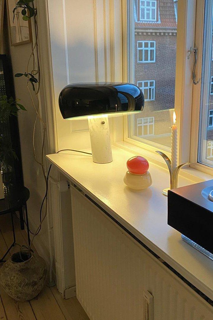 Nucleus Marmor Bordslampa