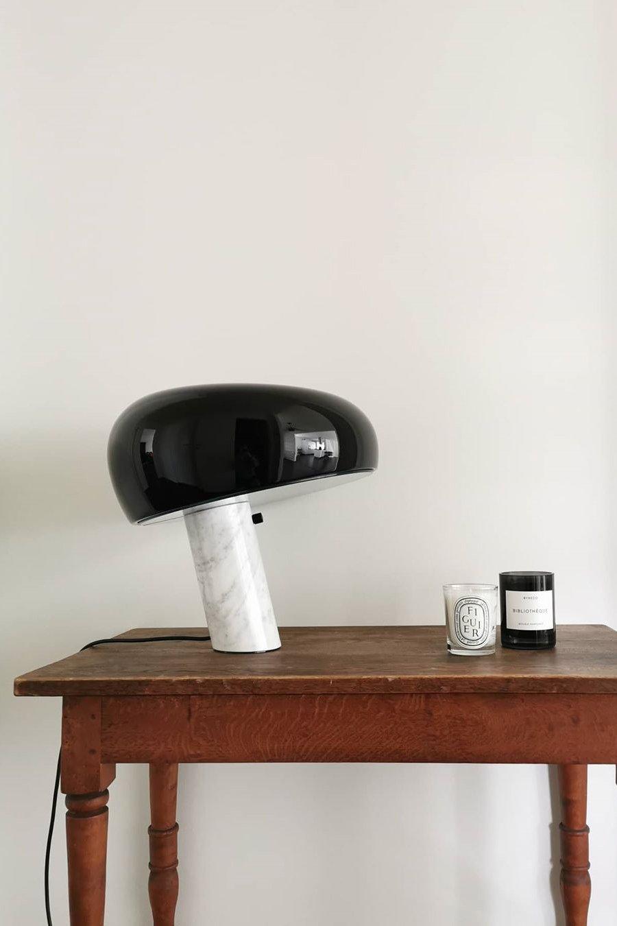 Nucleus Marmor Bordslampa