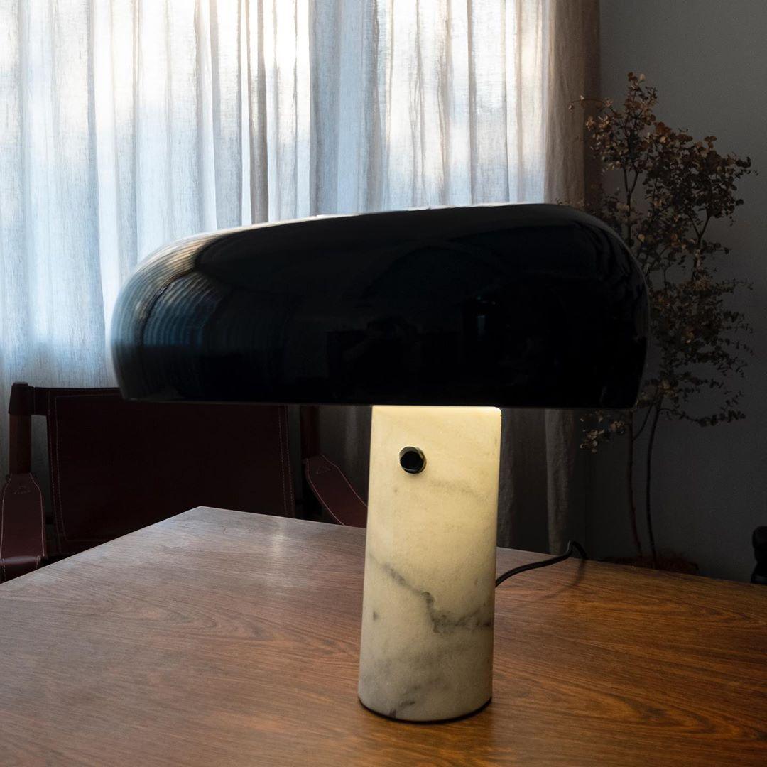 Nucleus Marmor Bordslampa