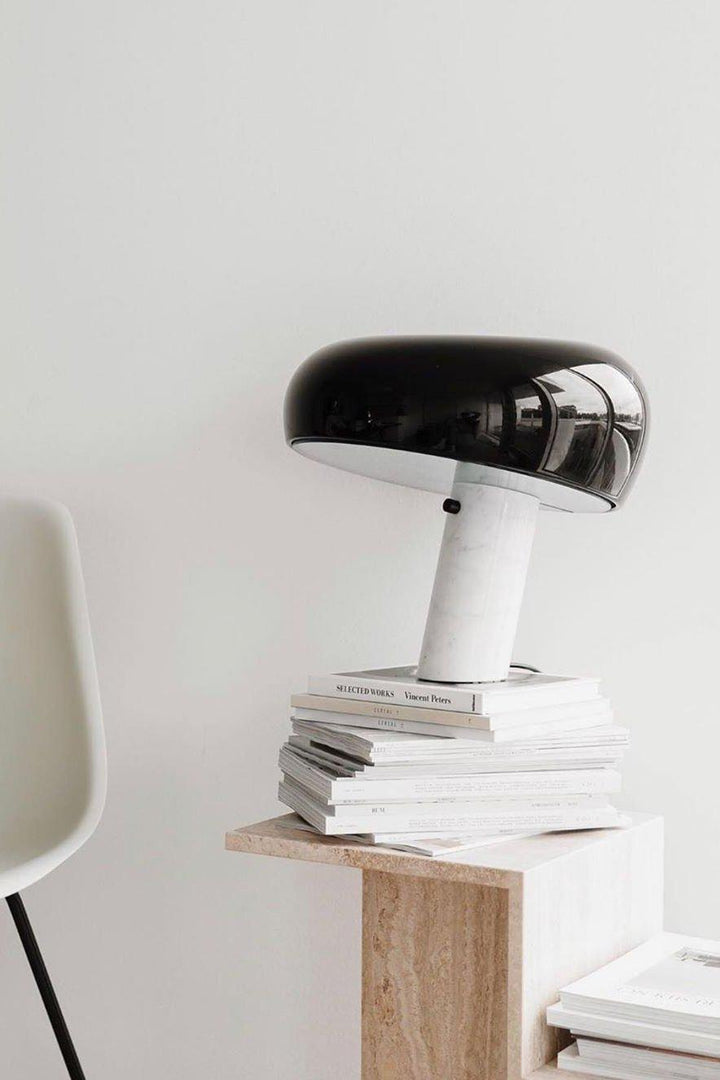 Nucleus Marmor Bordslampa